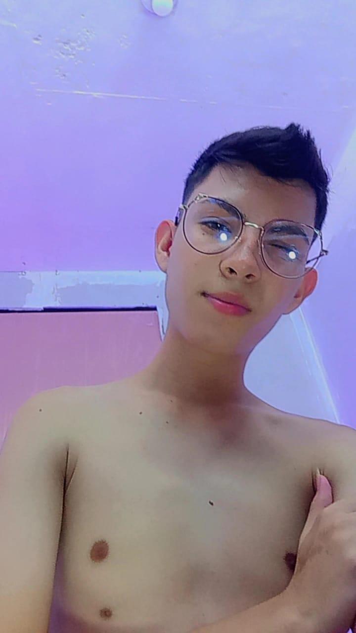 Alexxx_love_ Profile Image