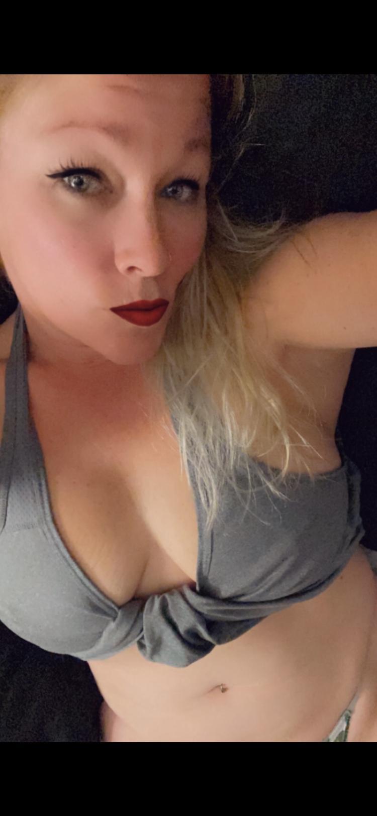 BlondeSquirter's Profile
