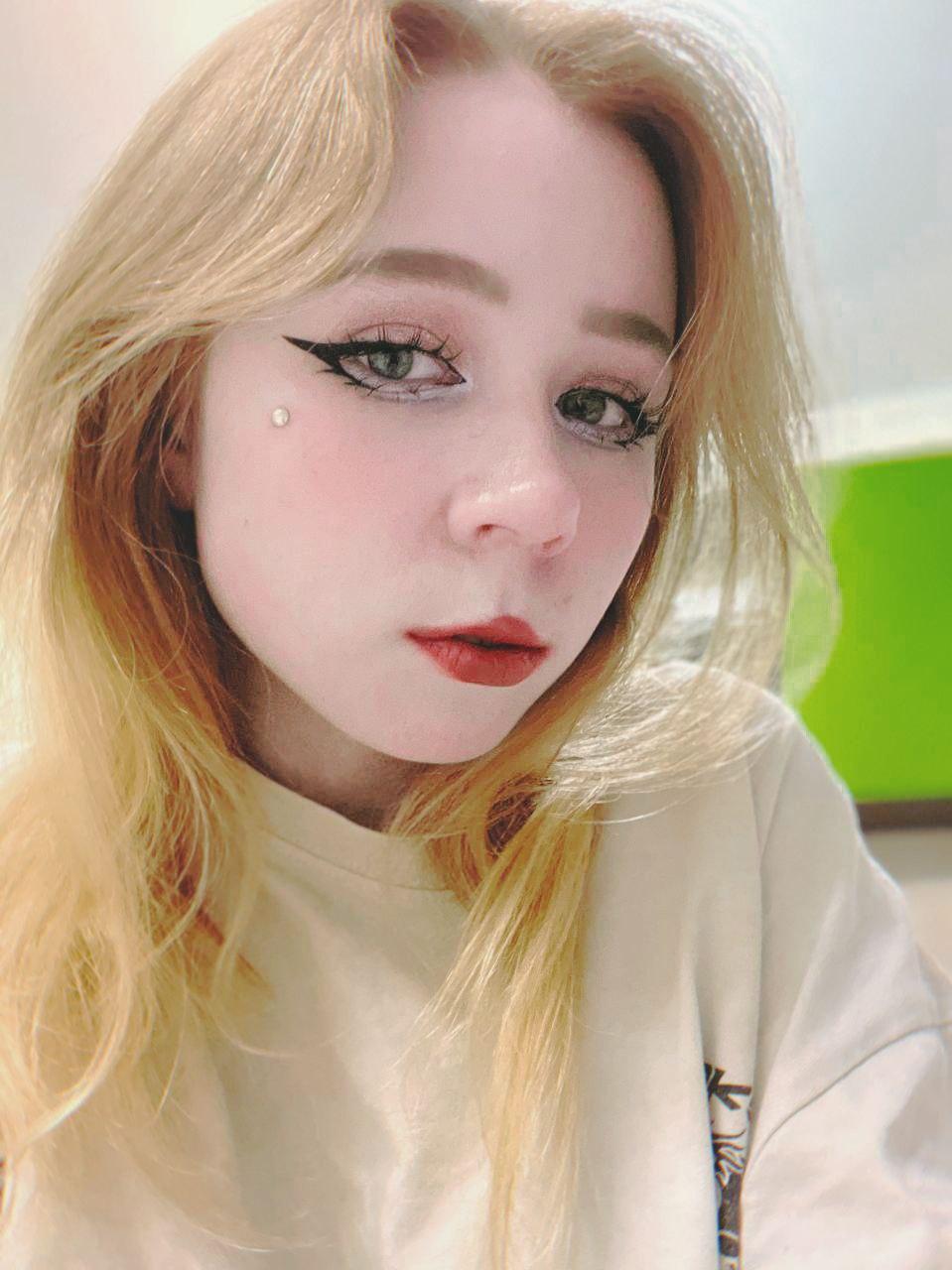 DarlineFenney's Profile