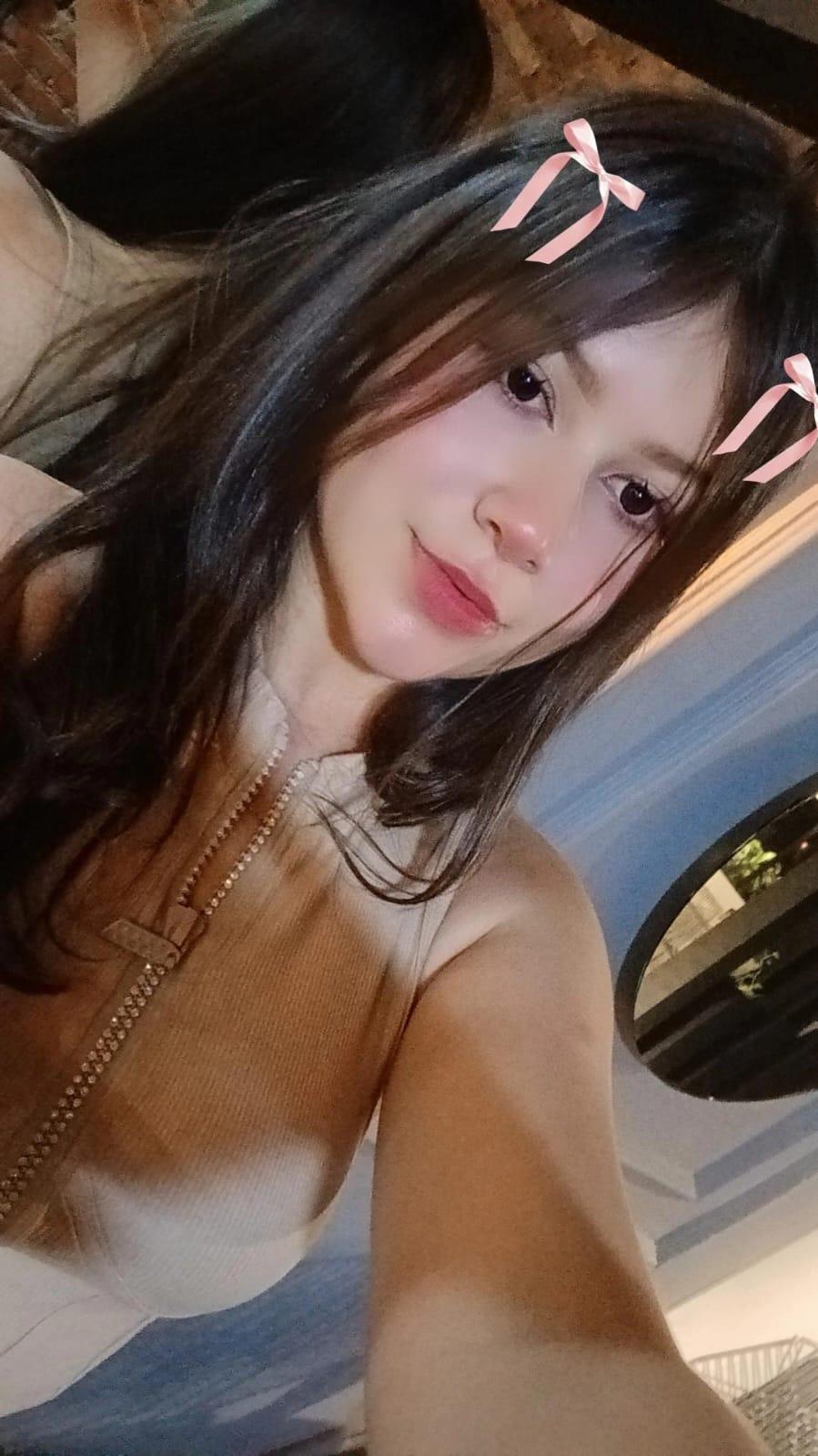 Elly_Miller's Profile
