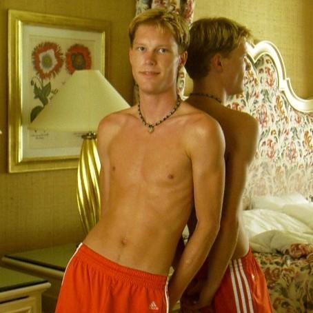 PaleSkinnyGingr Profile Image