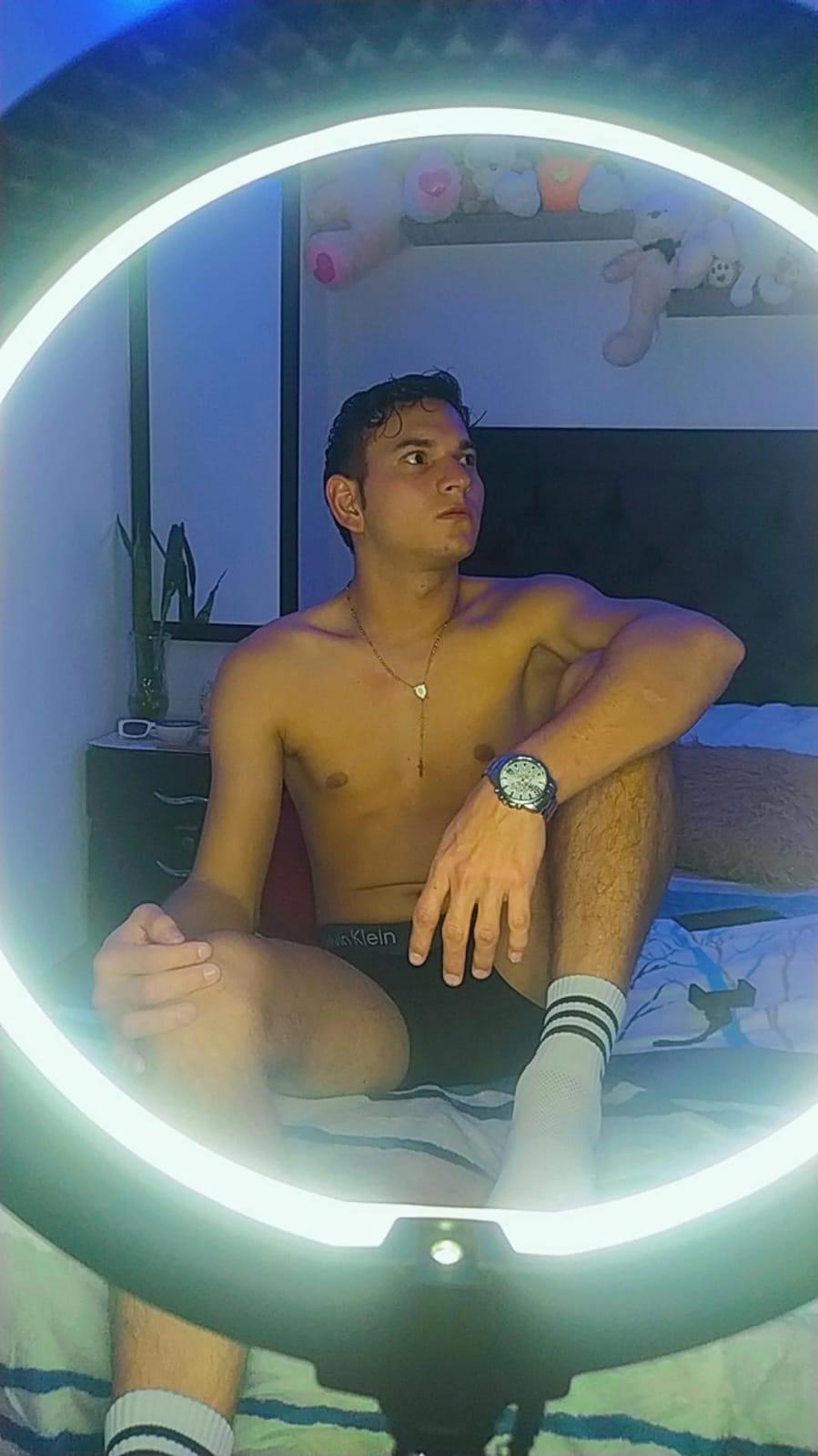 Richr_latin_boy's Profile