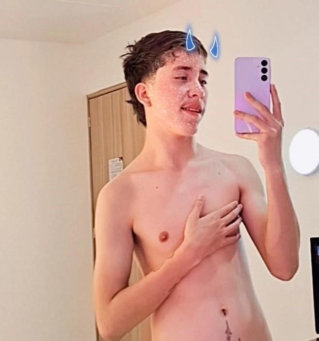Santi_LatinBoy Profile Image